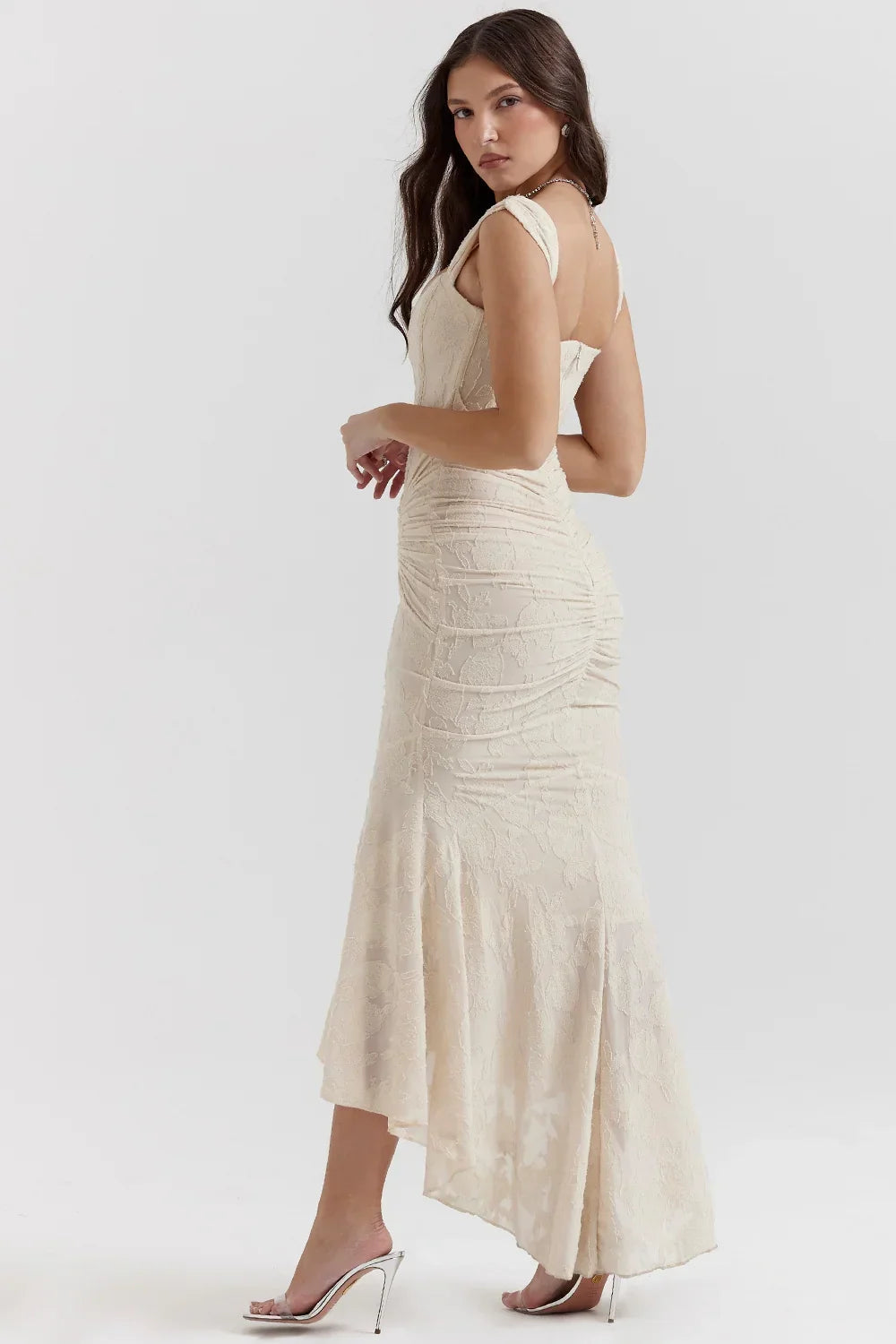 Elegantní midi šaty ve stylu mořské panny na ramínka pro ženy