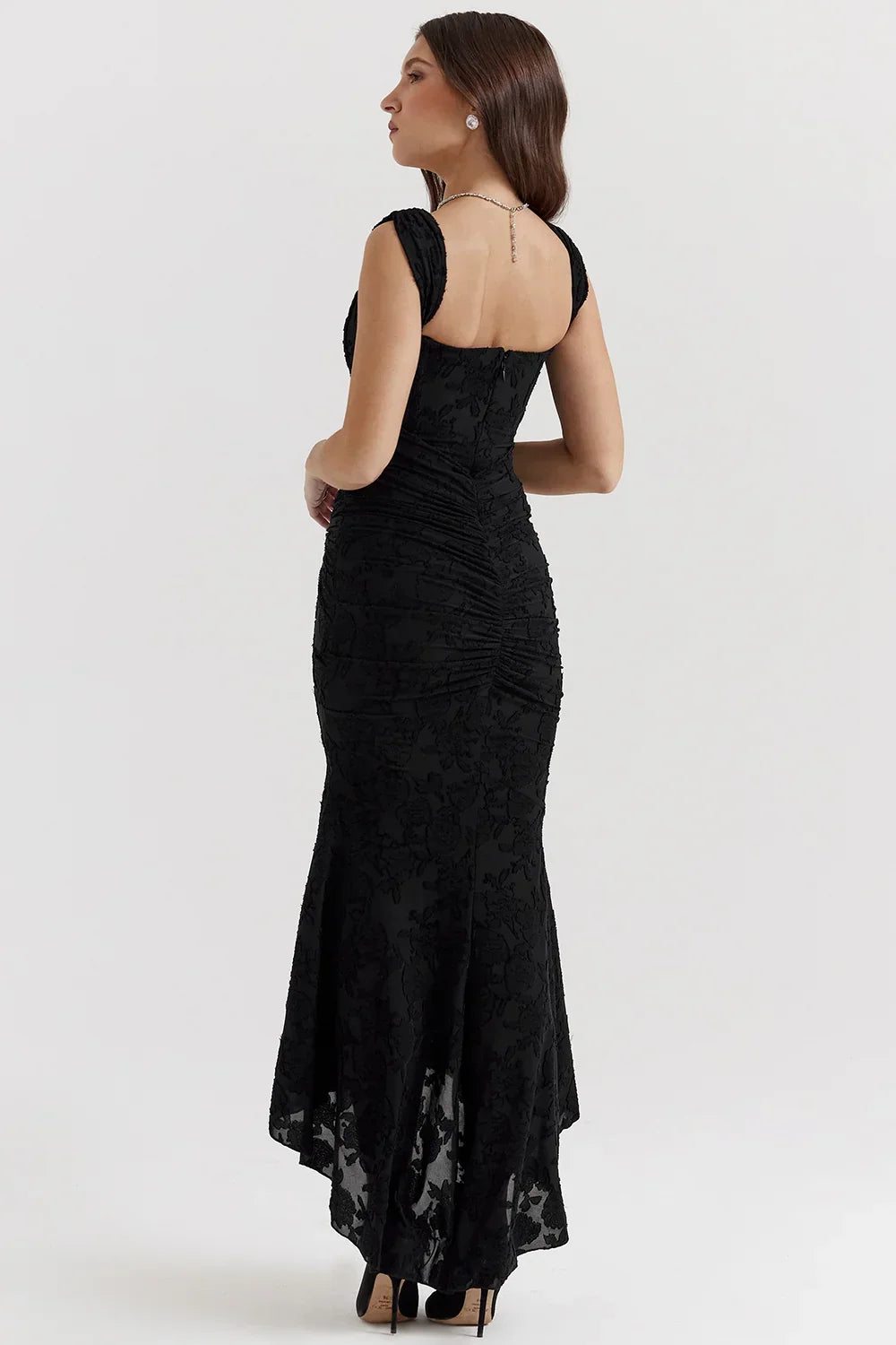 Elegantní midi šaty ve stylu mořské panny na ramínka pro ženy
