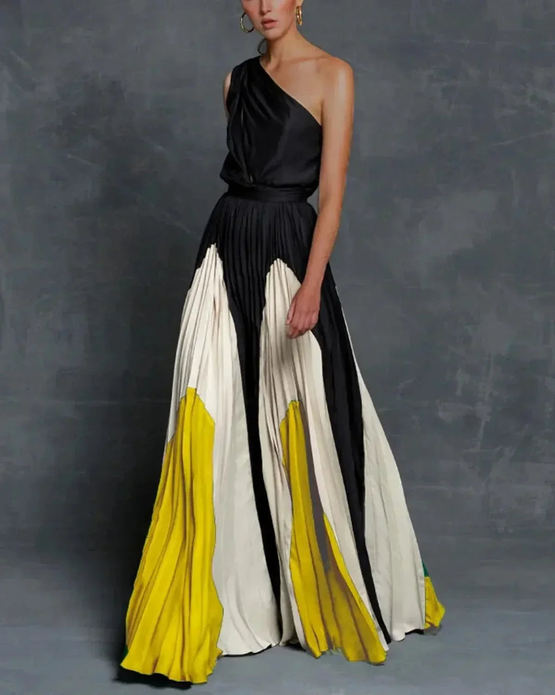 Robe Longue Femme à Une Épaule avec Motifs Élégants et Tissu Fluide