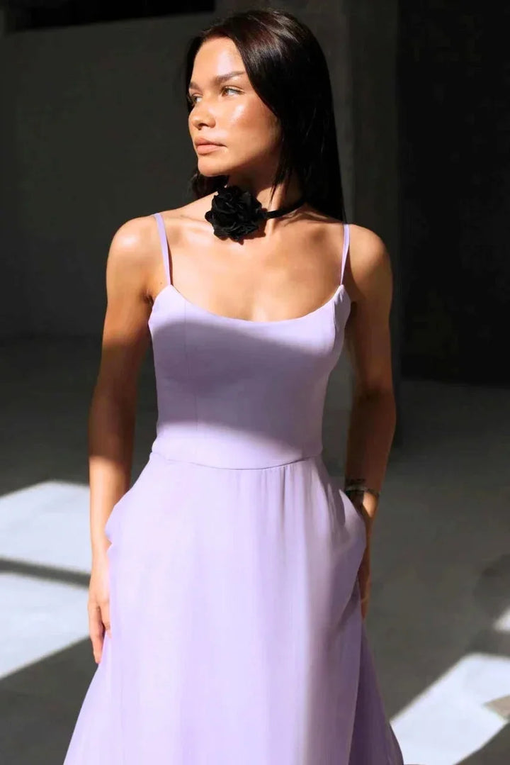 Robe Midi Élégante Femme à Bretelles Fines avec Ourlet Volanté