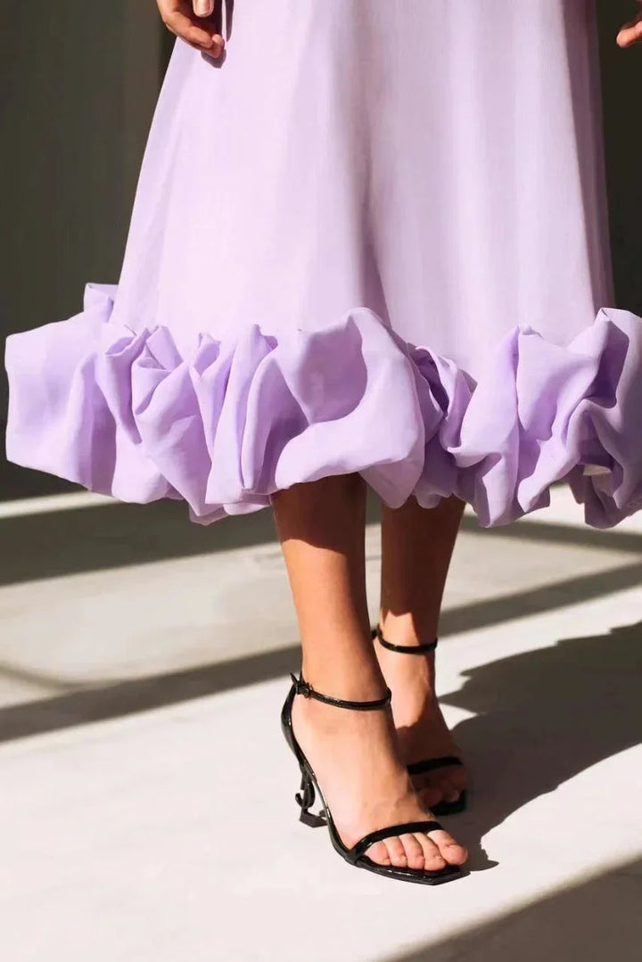Robe Midi Élégante Femme à Bretelles Fines avec Ourlet Volanté