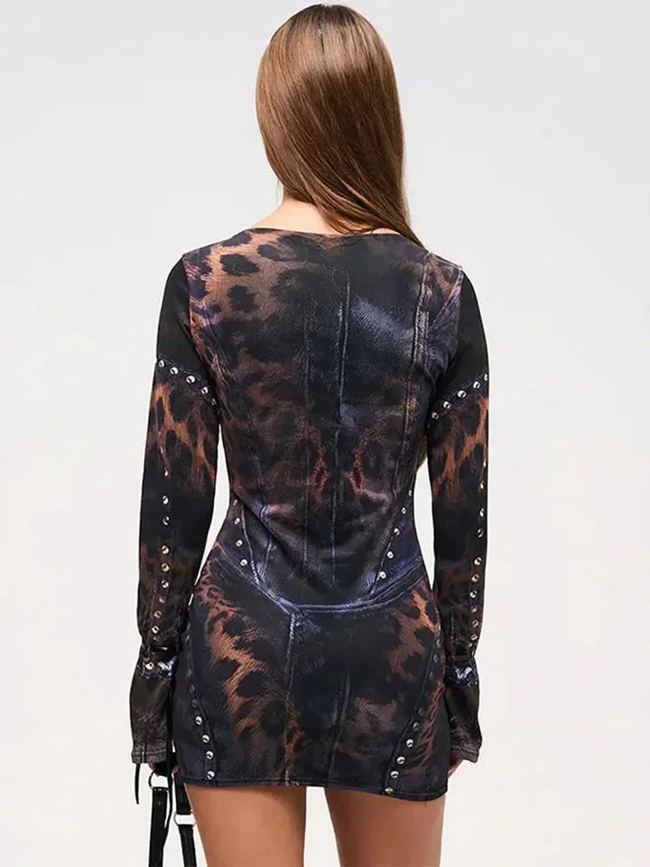 Dámské mini šaty s potiskem tie-dye, přiléhavé s dlouhými rukávy v glam stylu