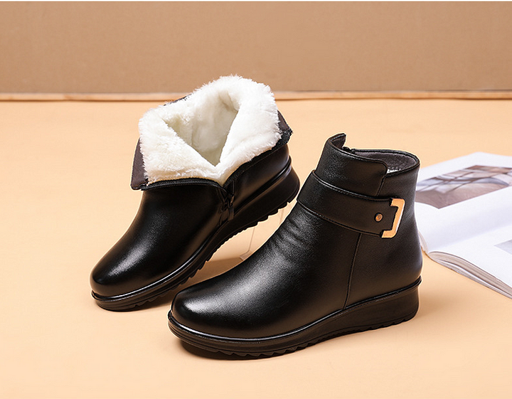 Stivaletti comodi da donna con zeppa