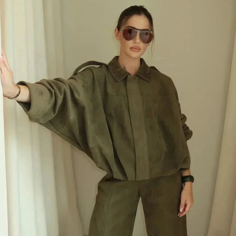 Krátká oversize bunda s efektem semiše pro ženy