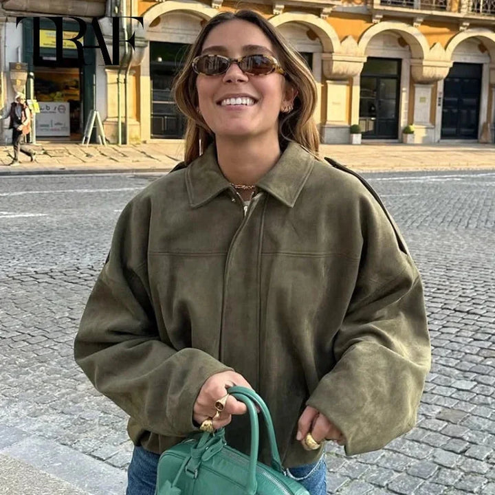 Krátká oversize bunda s efektem semiše pro ženy