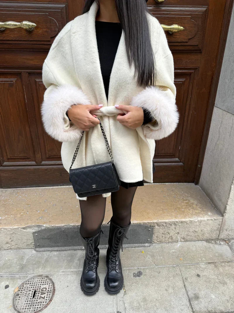 Cappotto da donna effetto cintura con maniche in pelliccia sintetica