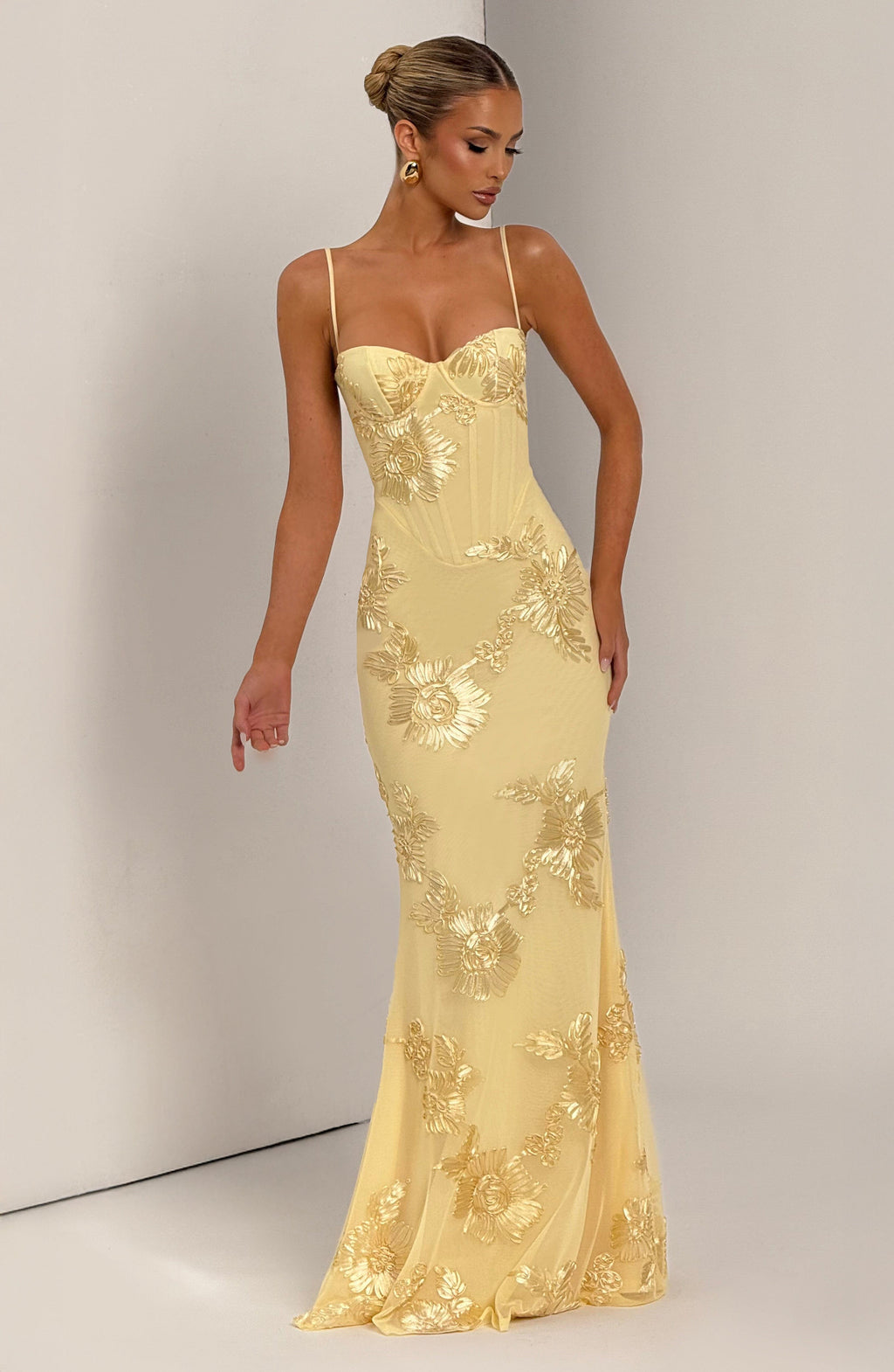 Elegant Long Women's Mermaid-Cut Dress in Floral Lace