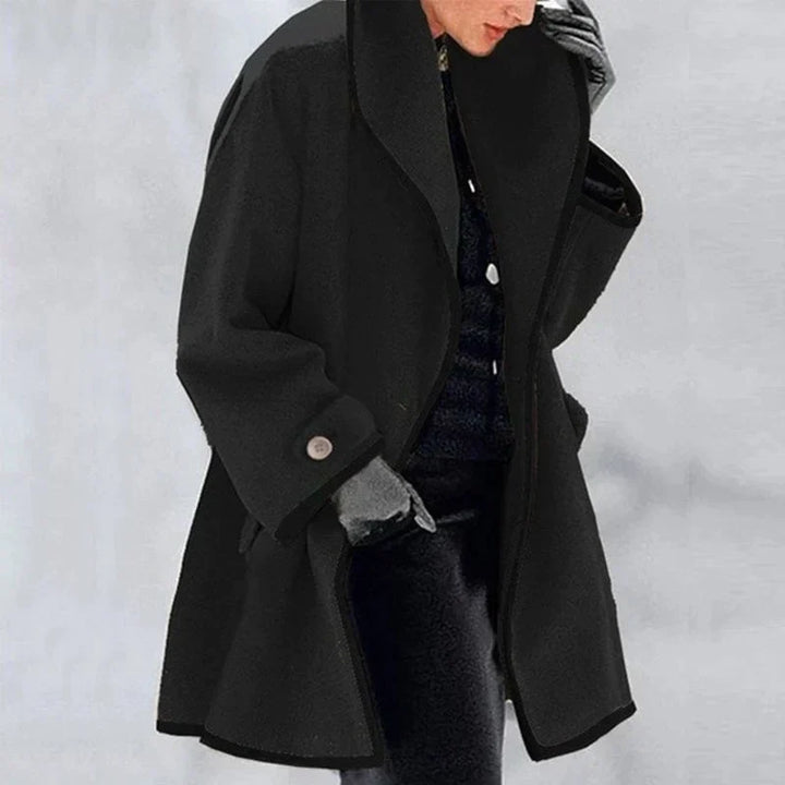 Trench elegante da donna aperto sul davanti